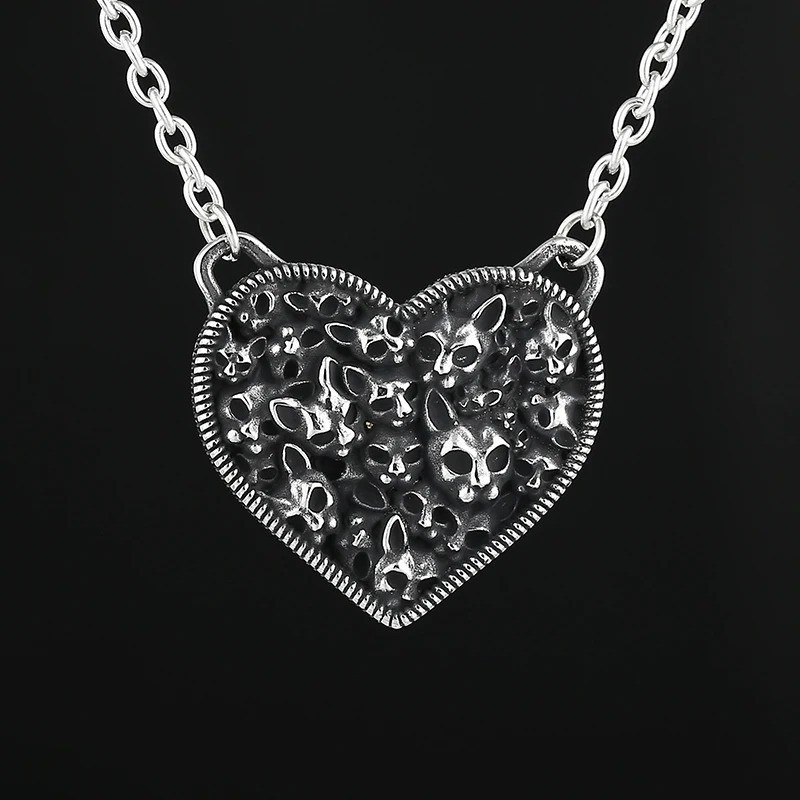 Collier Tête de Mort Goth “Cœur des Âmes Damnées”