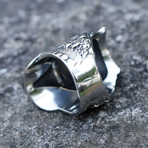 Vue Arrière Bague Tête de Mort Viking "Casque du Loup Noir"