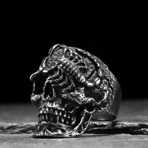 Magnifique Bague Tête de Mort - Scorpion de l’Apocalypse