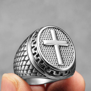Bague Rock "Croix Métal Sombre"