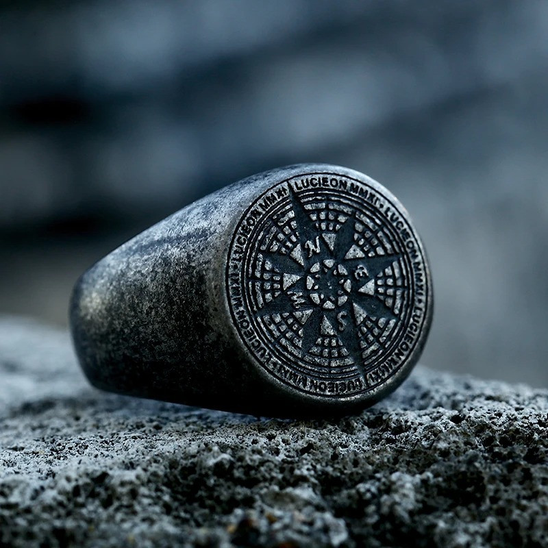 Bague Rock "Sceau du Compas Indomptable" Couleur Noir