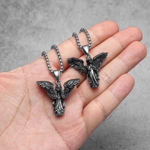 Collier Gothique Ange "Veilleur Ailé du Silence"