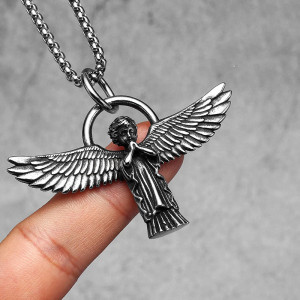 Collier Gothique Ange "Veilleur Ailé du Silence"modele 2