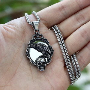 Collier Gothique Corbeau  "Miroir du Présage Funèbre"