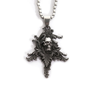 Collier Gothique Tête de Mort - Éclosion Funèbre des Ombres