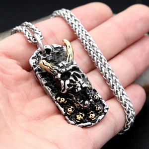 Collier Gothique Tête de Mort "Totem Cornu des Âmes Profanes"