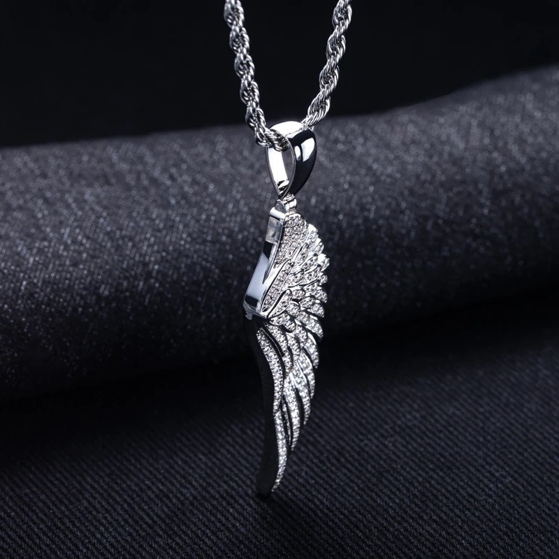 Avant Collier Goth Rock Aile d’Ange - Plume de Lumière Silencieuse