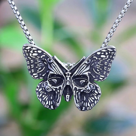 Collier Gothique Papillon "Métamorphose des Âmes Noires"
