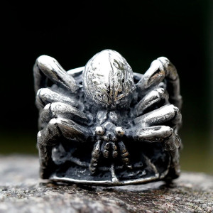 Avant Bague Goth Rock "Veuve Noire des Abysses"