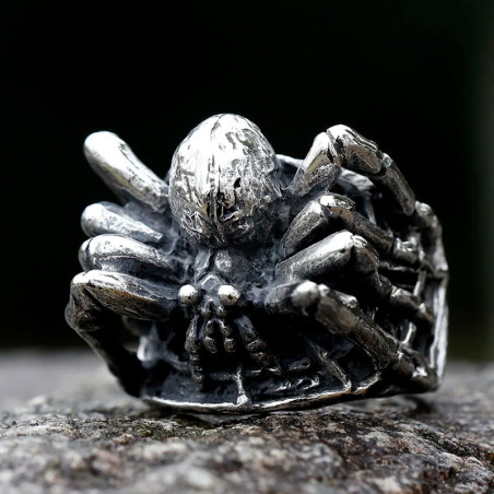 Vue de face Bague Goth Rock "Veuve Noire des Abysses"