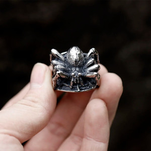 Bague Goth Rock "Veuve Noire des Abysses"