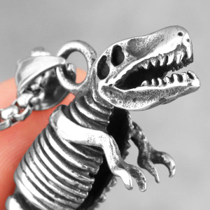 Collier Tête de Mort – Fossile du Prédateur Suprême (Tyrannosaure)