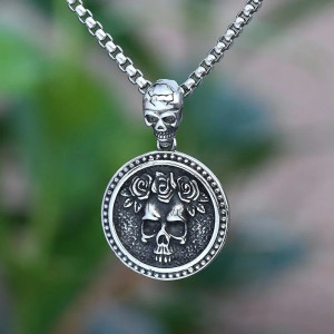Collier Tête de Mort "Médaillon des Roses Noires"