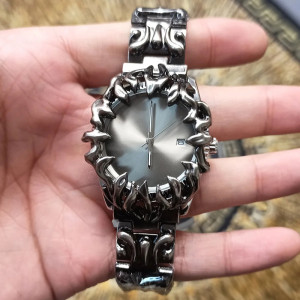 Montre Gothique "Mâchoire du Temps" Couleur Argent