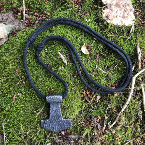Vue de Face Collier Viking - Mjölnir des Anciens