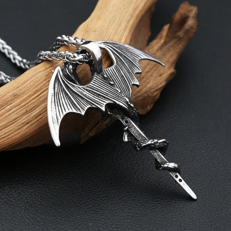 Vue de Cote Collier Tête de Mort - Dragon du Serment d’Acier