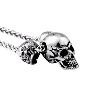 Vue de Cote Collier Tête de Mort - Trinité des Crânes Maudits