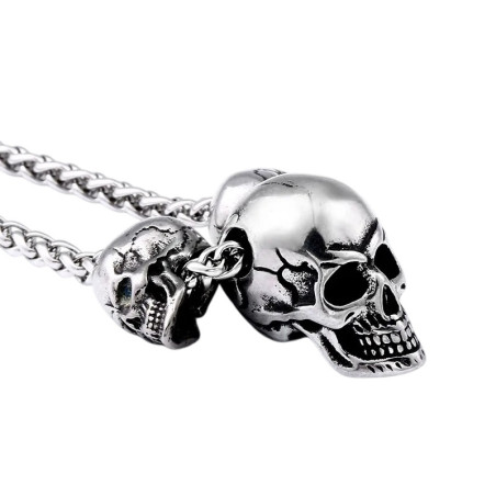 Vue de Cote Collier Tête de Mort - Trinité des Crânes Maudits