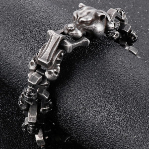 Vue de Face Bracelet Tête de Mort "La Chaîne du Prédateur"