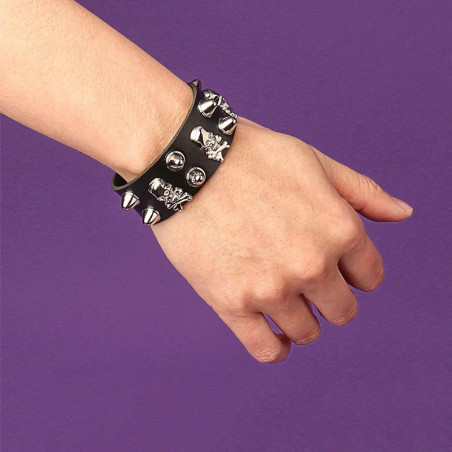 Vue Portée Bracelet Tête de Mort "Manchette à Pointes Punk"