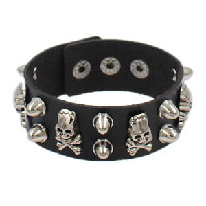 Vue générale Bracelet Tête de Mort "Manchette à Pointes Punk"