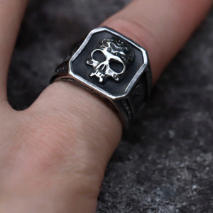 Magnifique Bague Tête de Mort Chevalière Biker Aigle Tribal
