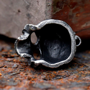 Vue Arrière Collier Tête de Mort "Sentinelle d'Acier"