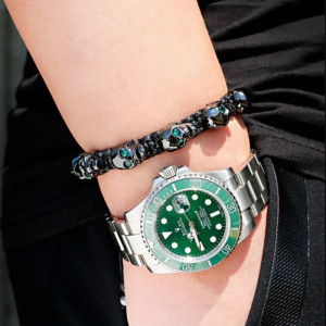 Vue Portée Bracelet Shamballa Tête de Mort "Macramé & Regard Serti" - 5 couleurs au choix !