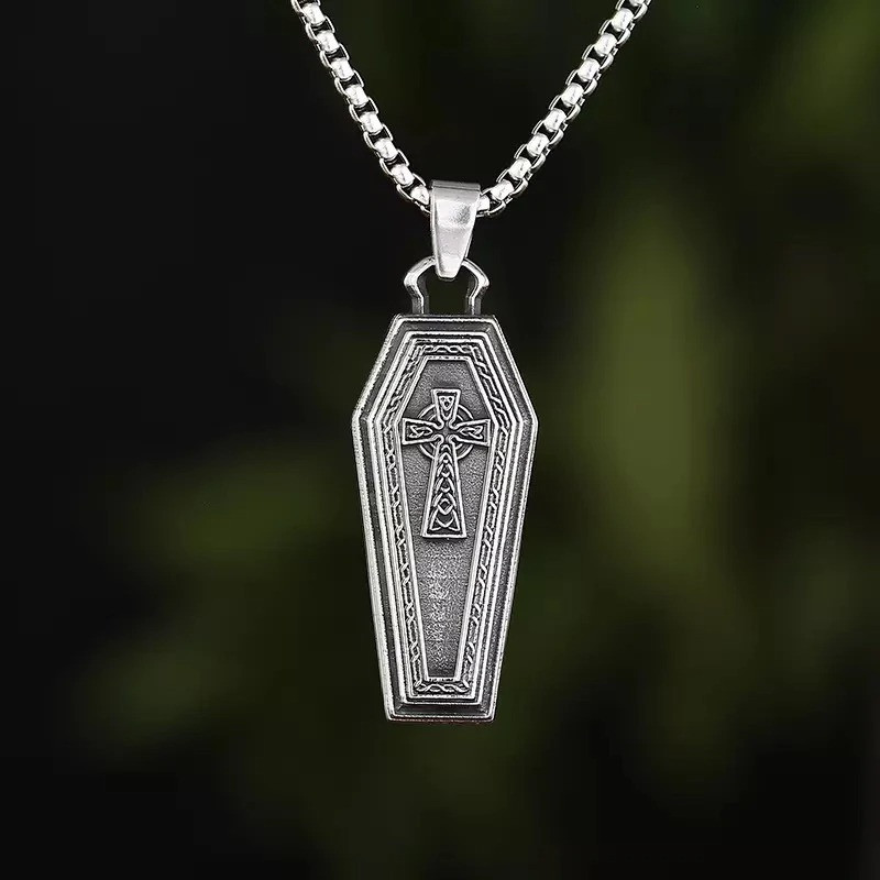 Collier Goth Rock Cercueil "Le Sanctuaire"