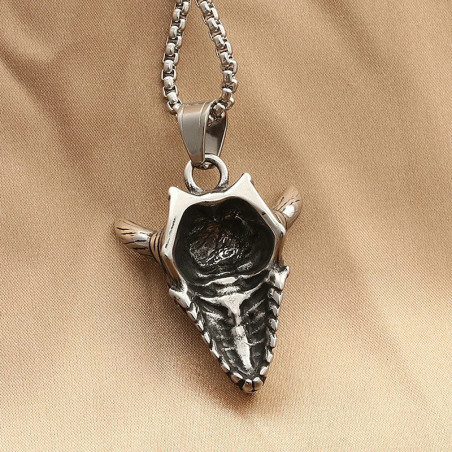 Vue Arrière  Collier Tête de Mort Goth Rock  "L'Invocateur"