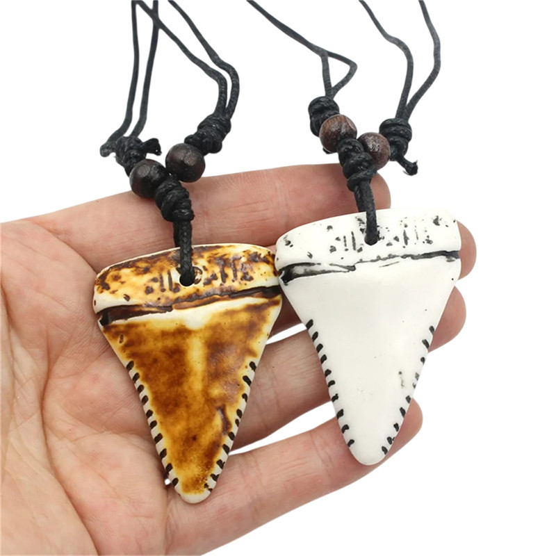 Collier Dent de Requin "Le Mégalodon" - 2 couleurs au choix !