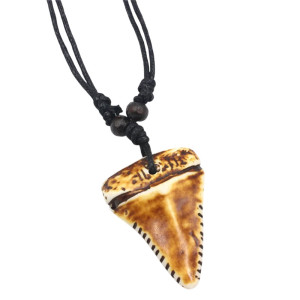 Collier Dent de Requin "Le Mégalodon" Couleur Marron