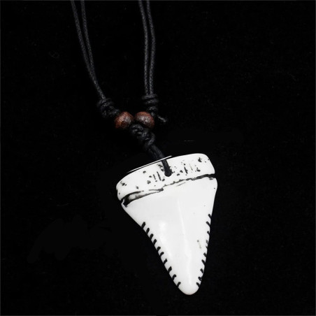 Collier Dent de Requin "Le Mégalodon" Couleur Blanc