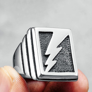 Bague Chevalière Rock "High Voltage"Couleur Argent
