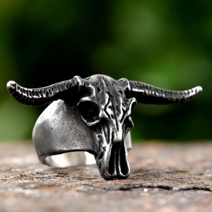 Bague Tête de Mort Chevalière "TAURUS" - L'Esprit Indomptable !