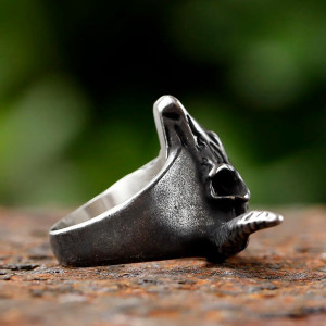 Vue Laterale Bague Tête de Mort Chevalière "TAURUS" - L'Esprit Indomptable !