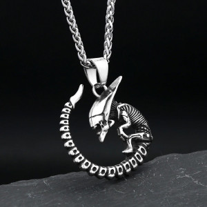 Avant Collier Alien "Le Xénomorphe"