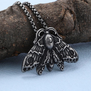 Collier Gothique Papillon "Le Nocturne"
