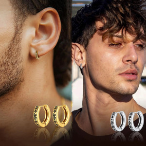 Vue portee Boucles d’Oreilles Nordiques - Runes du Corbeau (Argent | Or | Noir)