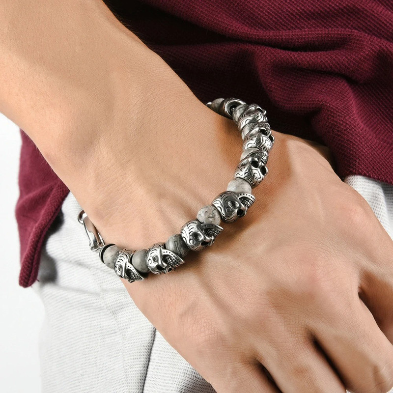 Vue Portee Bracelet Tête de Mort Gothique "Veillée des Ancêtres"