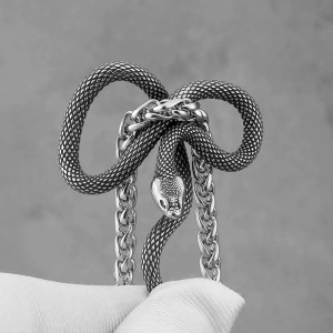 Vue de Face Collier Serpent "L'Éternel Enlacement"