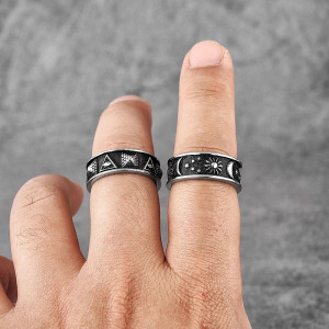 Vue Portee Bague Rock "THE ALCHEMIST" (L'Alchimiste)