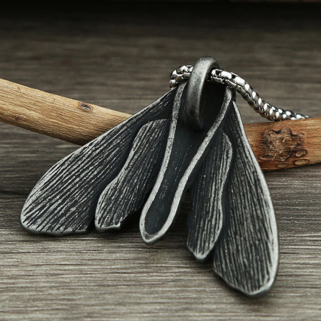 Vue Arrierre Collier Goth Rock Papillon "Le Silence"