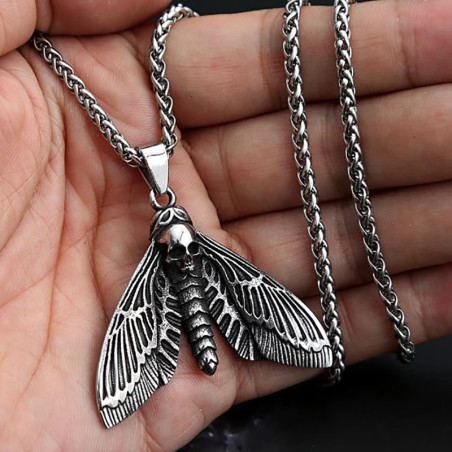 Vue portee Collier Goth Rock Papillon "Le Silence"