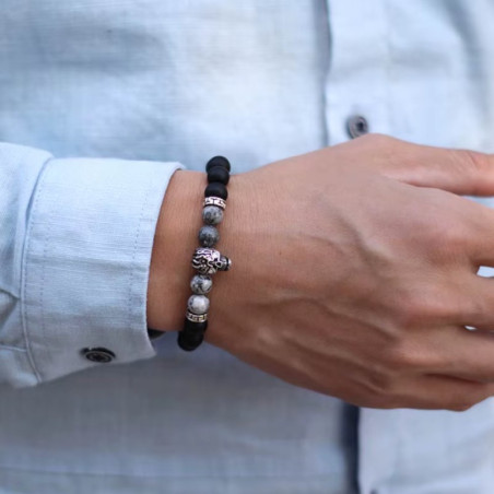 Vue Portee du Bracelet Tête de Mort Crâne de Veille Silencieuse