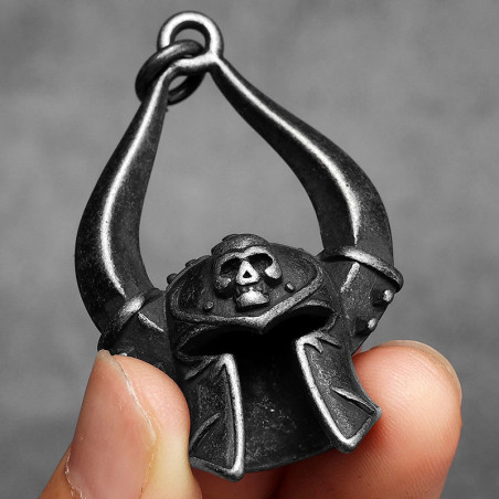 Vue de Face Collier Casque "Le Warlord" (Le Seigneur de Guerre)