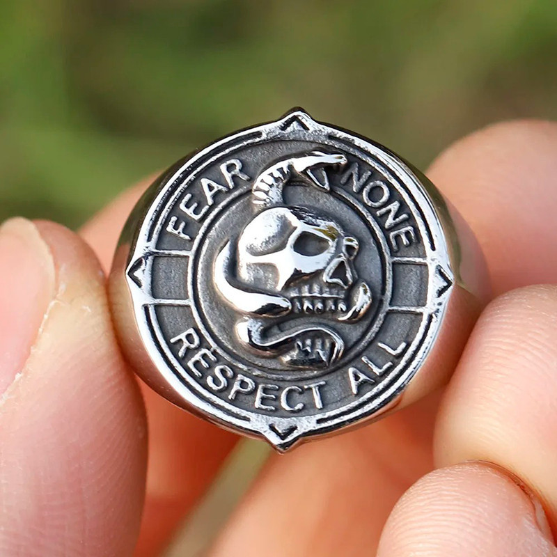 Bague Tête de Mort Chevalière "THE CODE" - Fear None, Respect All