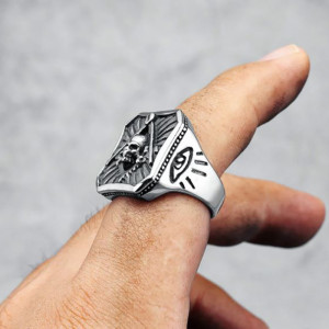 Vue Portee Bague Maçonnique Chevalière "THE ARCHITECT" - L'Équerre pour la Droiture