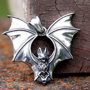 Avant Collier Rock Goth Chauve-Souris "Le Comte"