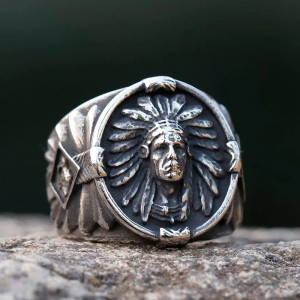 Vue de Face Bague Indiens Chevalière "APACHE -  L'Esprit des Plaines"